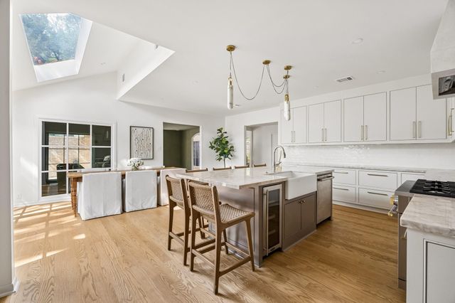 6147 Ella Lee Lane, Houston, TX 77057