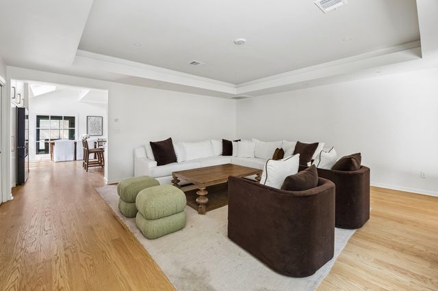 6147 Ella Lee Lane, Houston, TX 77057