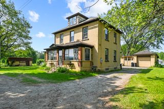 12 Boison St, Pittsfield, MA 01201