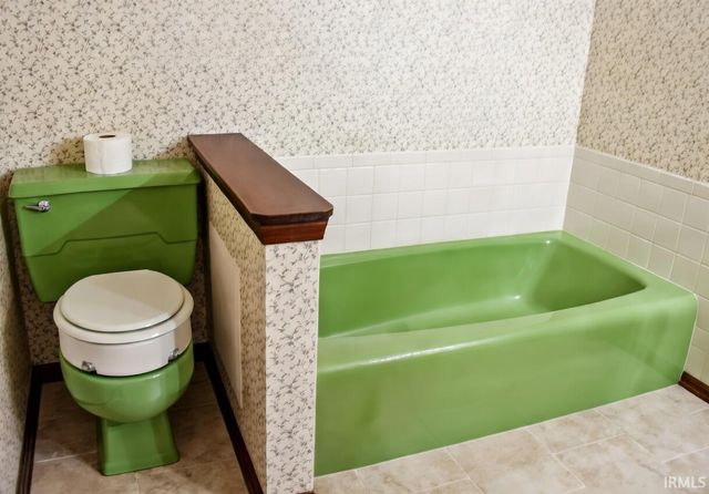 8729 Nicole Drive, Fort Wayne, IN 46806