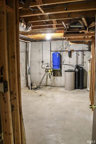 8729 Nicole Drive, Fort Wayne, IN 46806