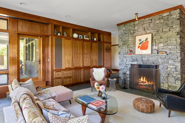 229 High Rock Road, Hinesburg, VT 05461