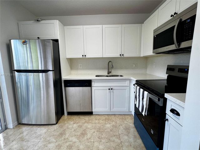 6676 SW 115th Ct 404, Miami, FL 33173