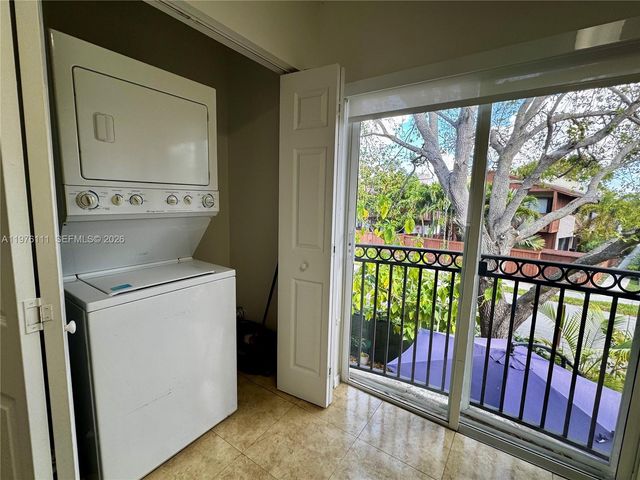 6676 SW 115th Ct 404, Miami, FL 33173