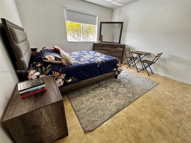 6676 SW 115th Ct 404, Miami, FL 33173