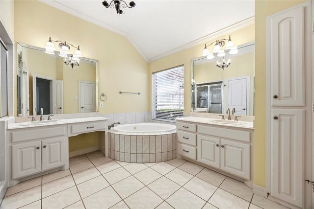 15 Center Court, Heath, TX 75032