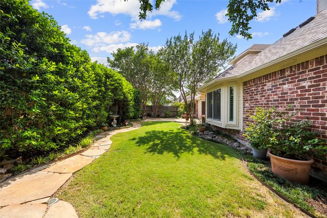 15 Center Court, Heath, TX 75032