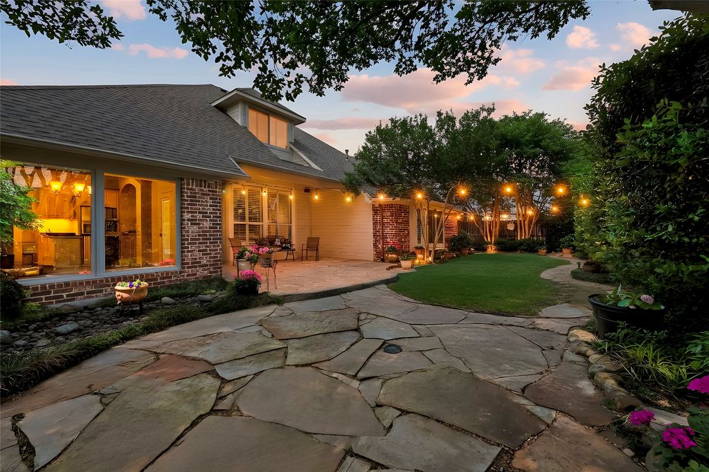 15 Center Court, Heath, TX 75032