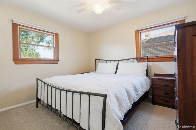 22501 E 11 Mile Road, Saint Clair Shores, MI 48081