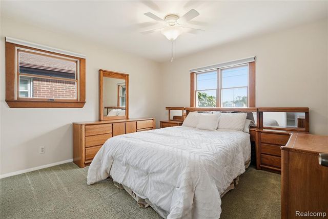 22501 E 11 Mile Road, Saint Clair Shores, MI 48081