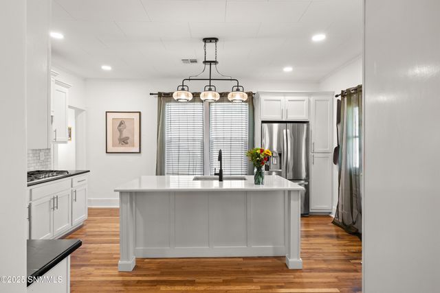 712 W Court Avenue, Las Cruces, NM 88005