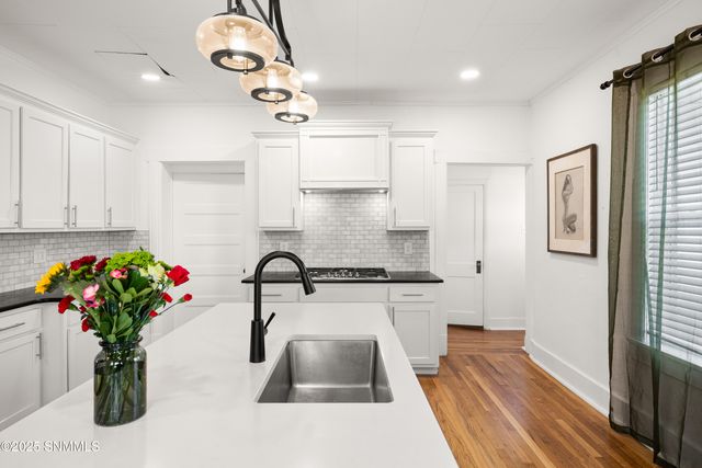 712 W Court Avenue, Las Cruces, NM 88005