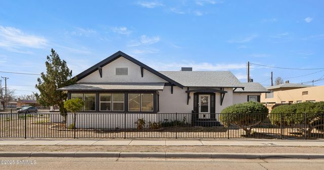 712 W Court Avenue, Las Cruces, NM 88005