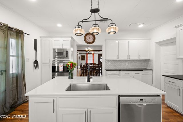 712 W Court Avenue, Las Cruces, NM 88005