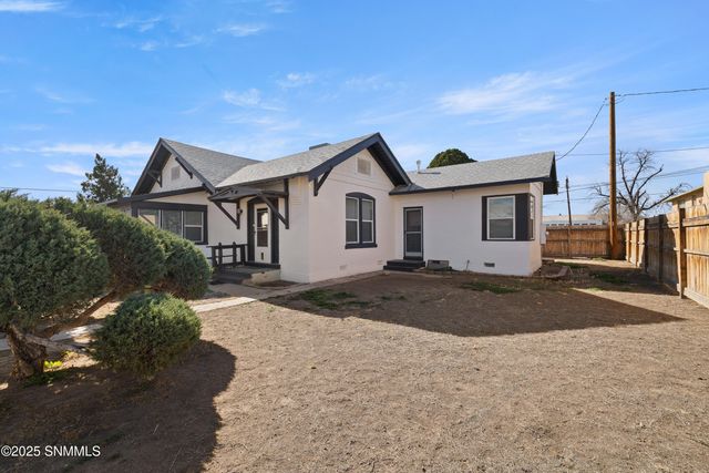 712 W Court Avenue, Las Cruces, NM 88005