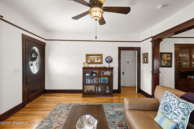 712 W Court Avenue, Las Cruces, NM 88005