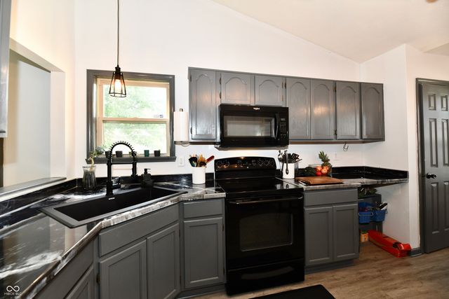 7055 Lesta Court, Indianapolis, IN 46217