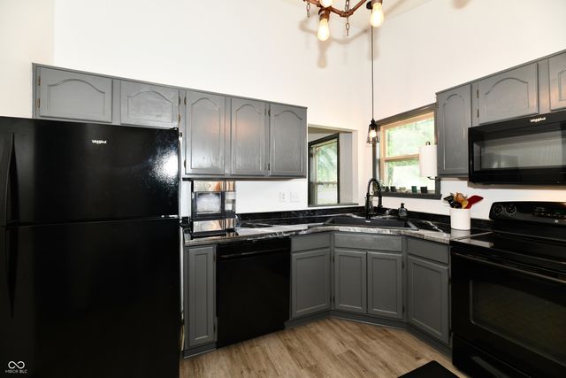 7055 Lesta Court, Indianapolis, IN 46217