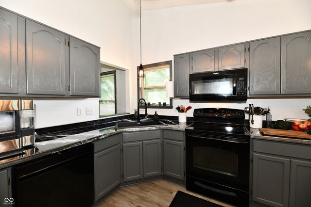 7055 Lesta Court, Indianapolis, IN 46217