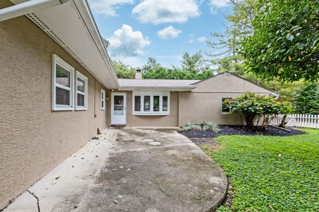 319 W South Street, Worthington, OH 43085