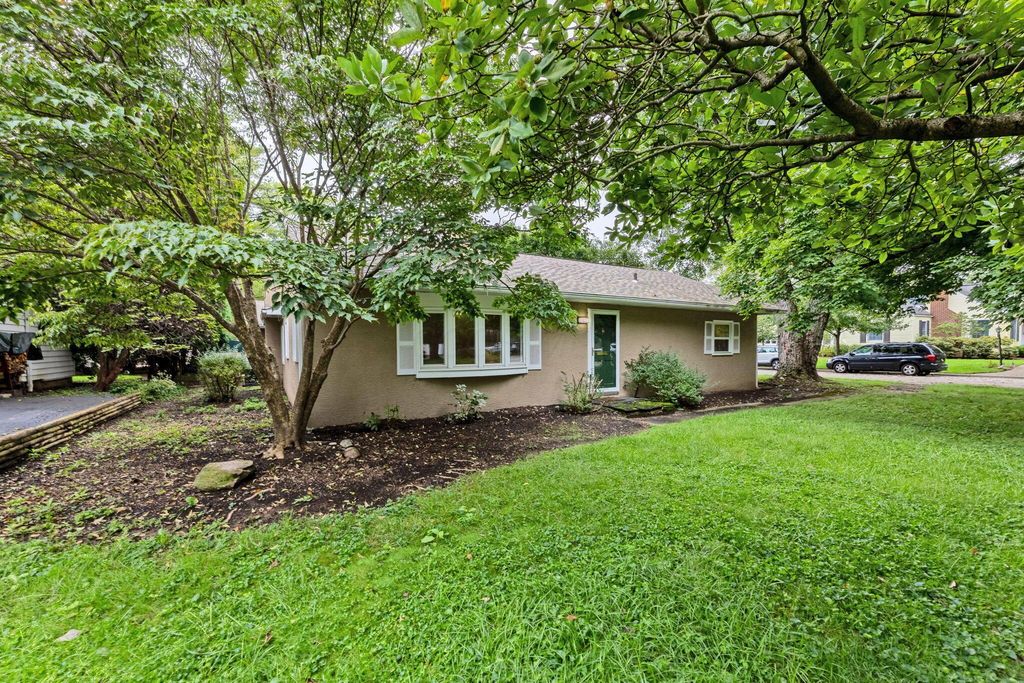 319 W South Street, Worthington, OH 43085