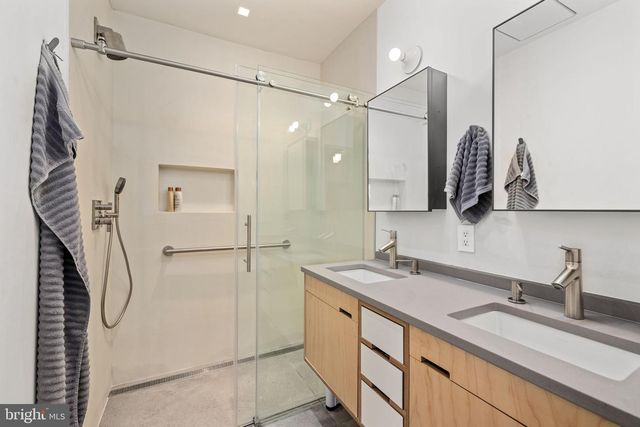 619 10TH ST NE, Washington, DC 20002
