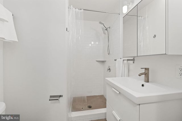 619 10TH ST NE, Washington, DC 20002