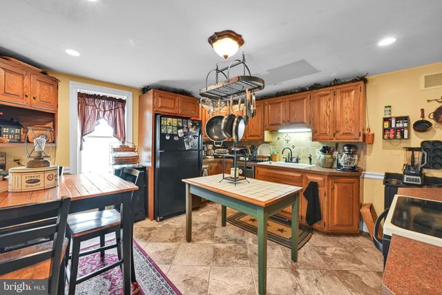 153 S JACKSON ST, Strasburg, PA 17579