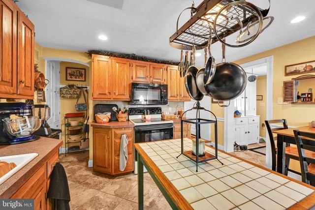 153 S JACKSON ST, Strasburg, PA 17579