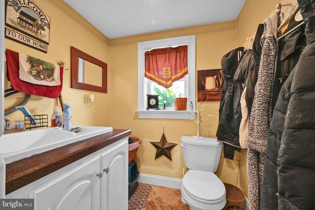 153 S JACKSON ST, Strasburg, PA 17579