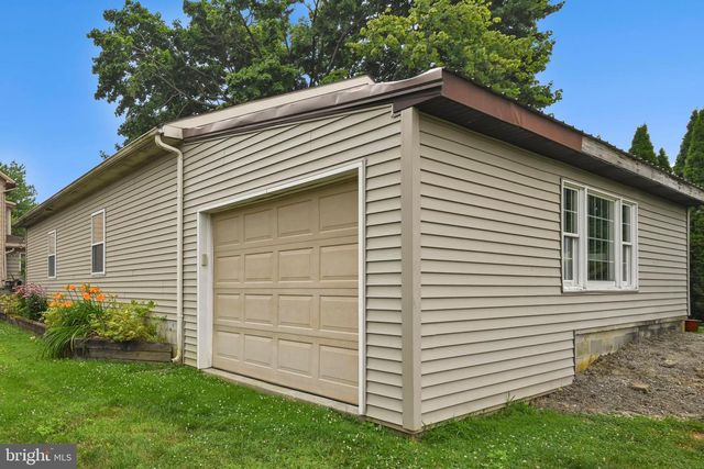 153 S JACKSON ST, Strasburg, PA 17579