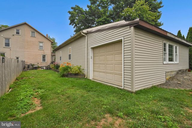 153 S JACKSON ST, Strasburg, PA 17579