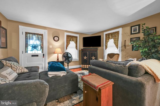 153 S JACKSON ST, Strasburg, PA 17579