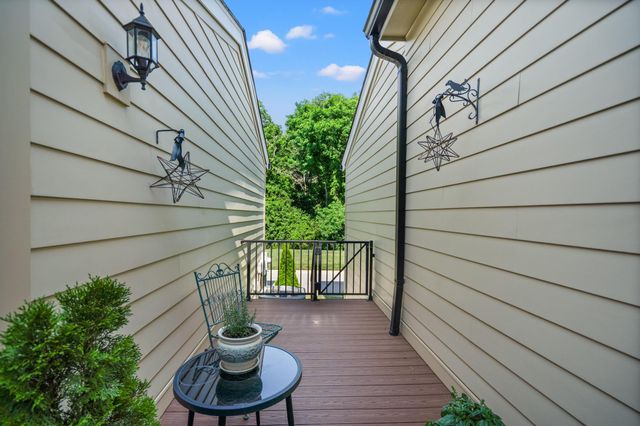 1077 Walburg Avenue, Villa Hills, KY 41017