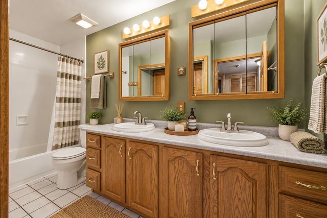927 Shiloh Court, Joliet, IL 60431