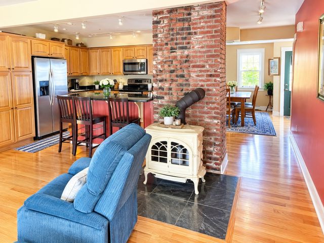 505 Bay Road 1, Hamilton, MA 01982