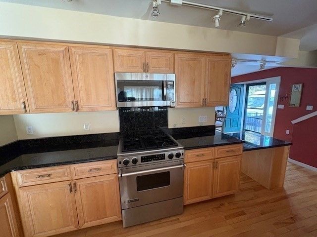 505 Bay Road 1, Hamilton, MA 01982