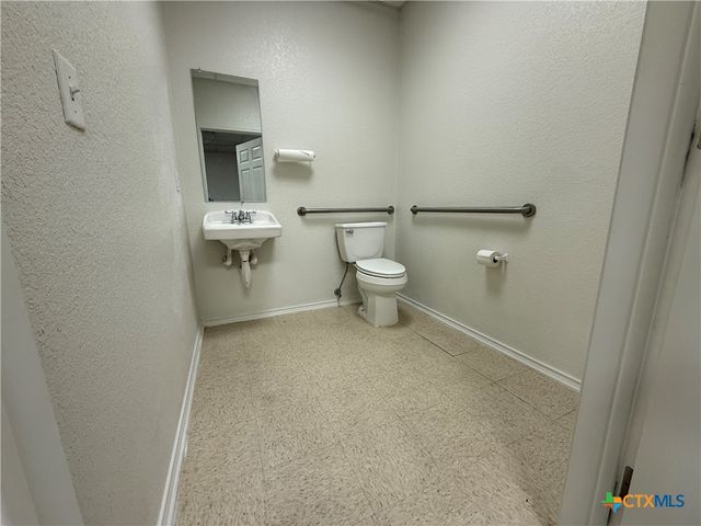 1900 E Elms Road 101, Killeen, TX 76542