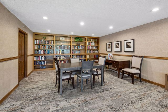 6100 Auto Club Road 316, Bloomington, MN 55438