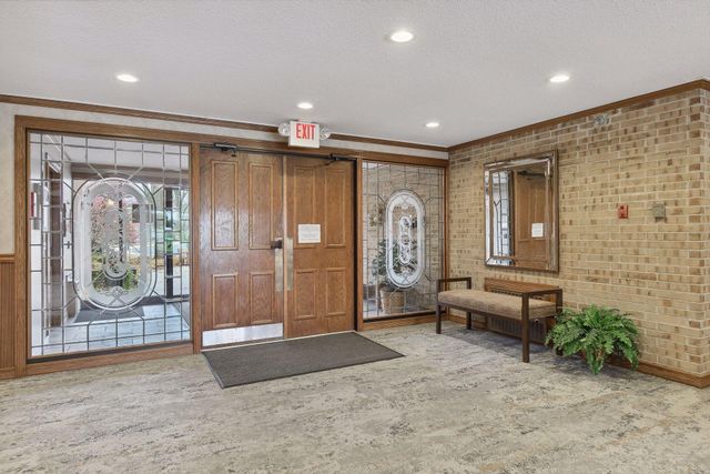 6100 Auto Club Road 316, Bloomington, MN 55438