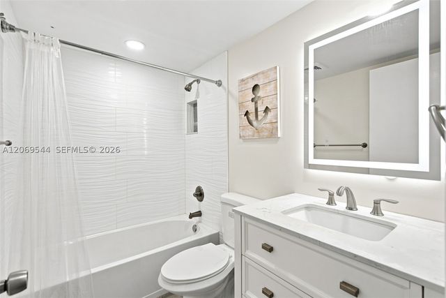 13455 SW 9th Ct 301J, Pembroke Pines, FL 33027