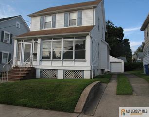 9 Elmwood Place, North Brunswick, NJ 08902