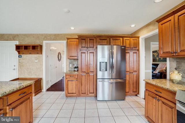586 OWEN RD, York, PA 17403