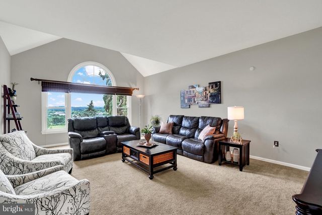 586 OWEN RD, York, PA 17403