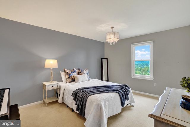 586 OWEN RD, York, PA 17403