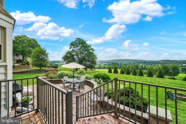 586 OWEN RD, York, PA 17403