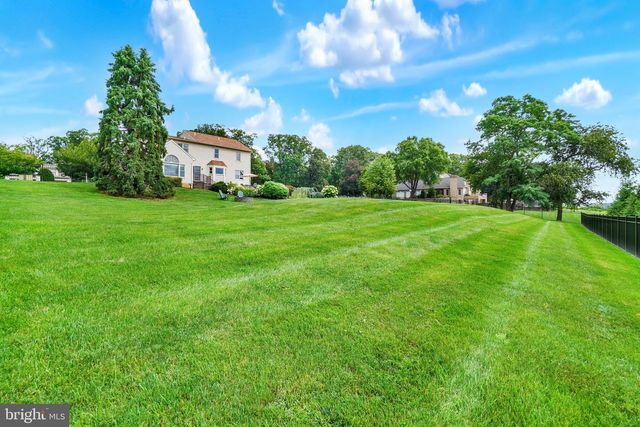 586 OWEN RD, York, PA 17403