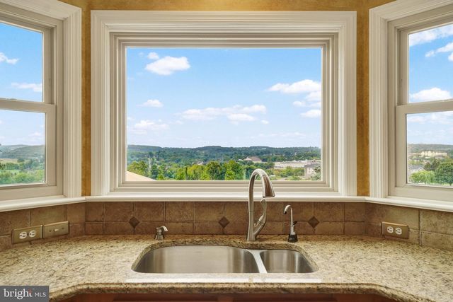 586 OWEN RD, York, PA 17403