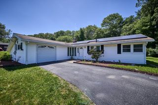 9 Sheffield Rd, Framingham, MA 01701