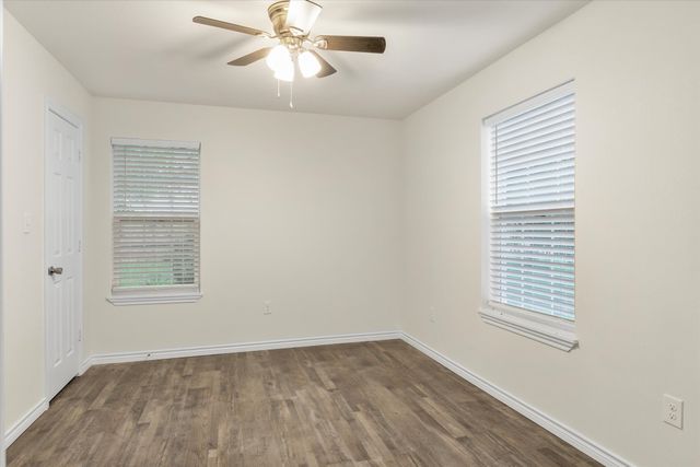 1015 W Park Drive, Wills Point, TX 75169